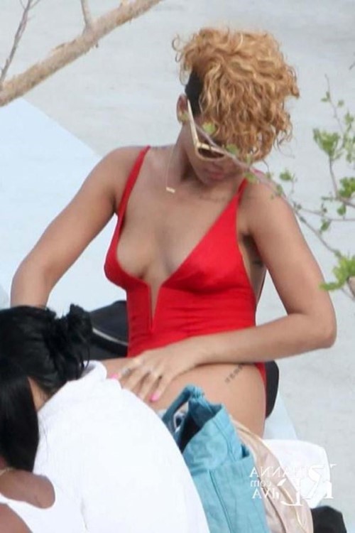 Rihanna See Through Tits  nude photo