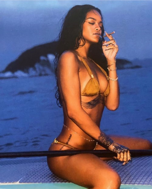 Rihanna She S So Hot  nude photo