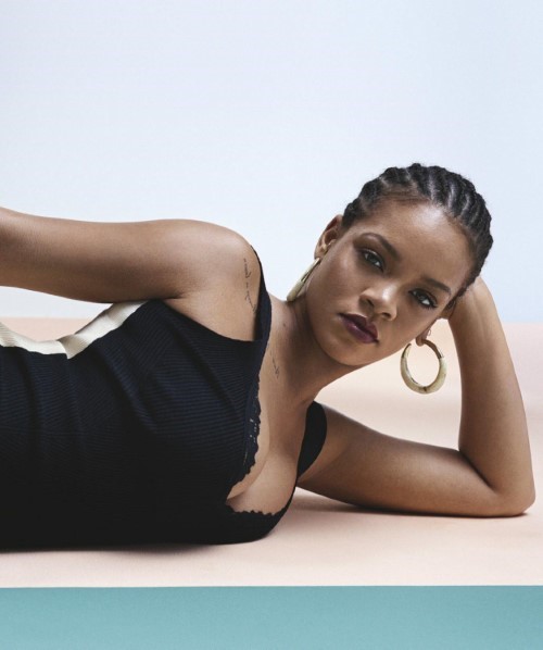 Rihanna She’s Damn Perfect  nude photo