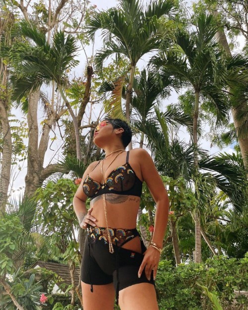 Rihanna So Damn Fine 2(1)  nude photo