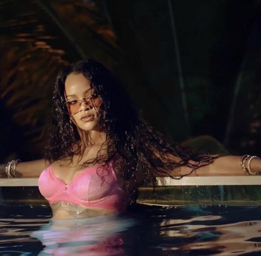 Rihanna So Damn Fine(1)  nude photo