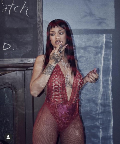 Rihanna Some From Insta 2  nude photo