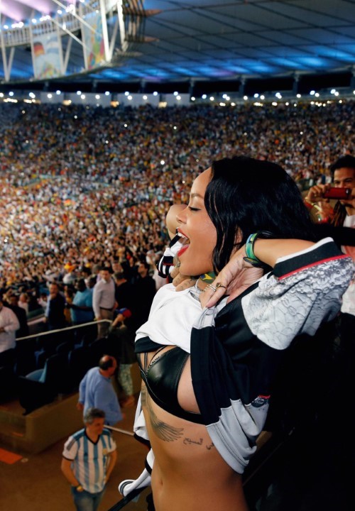 Rihanna Such A Tease  nude photo