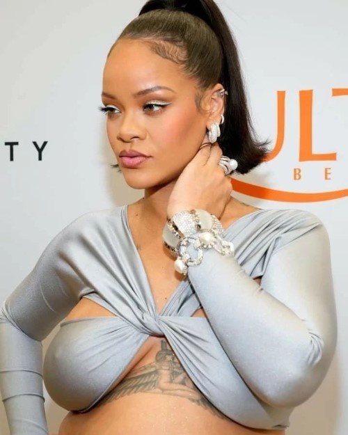 Rihanna This Woman Is Incredible 1  nude photo