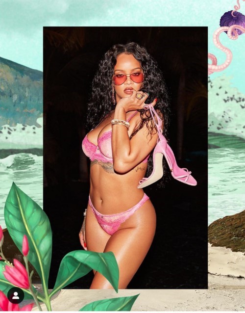 Rihanna To Hot  nude photo