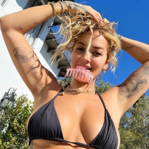 Rita Ora Putting Her Hair Up  nude photo