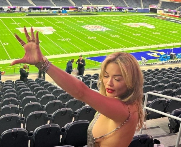 Rita Ora Side Boob  nude photo