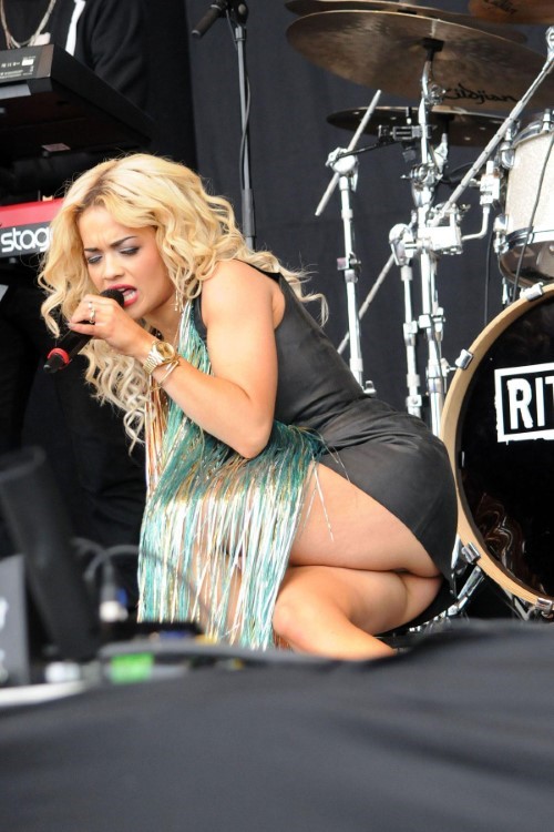 Rita Ora Those Broad Thighs  nude photo