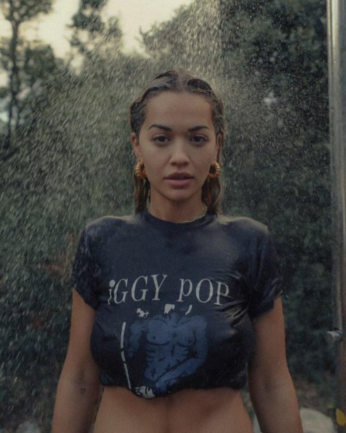 Rita Ora Wet  nude photo
