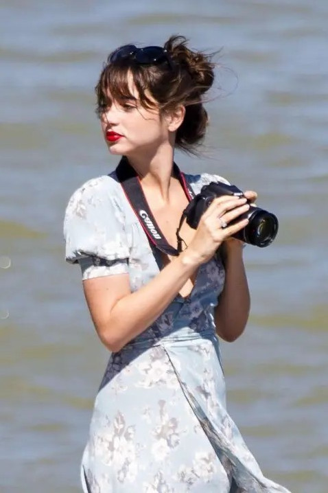 Roleplaying As Ana De Armas  nude photo