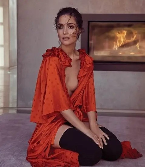 Rose Byrne Posing Braless Sexy Celebrity  nude photo