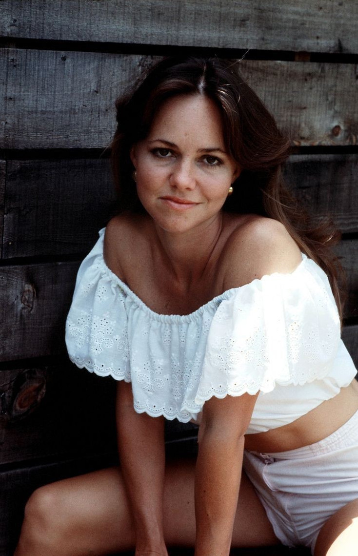 Sally Field  nude photo