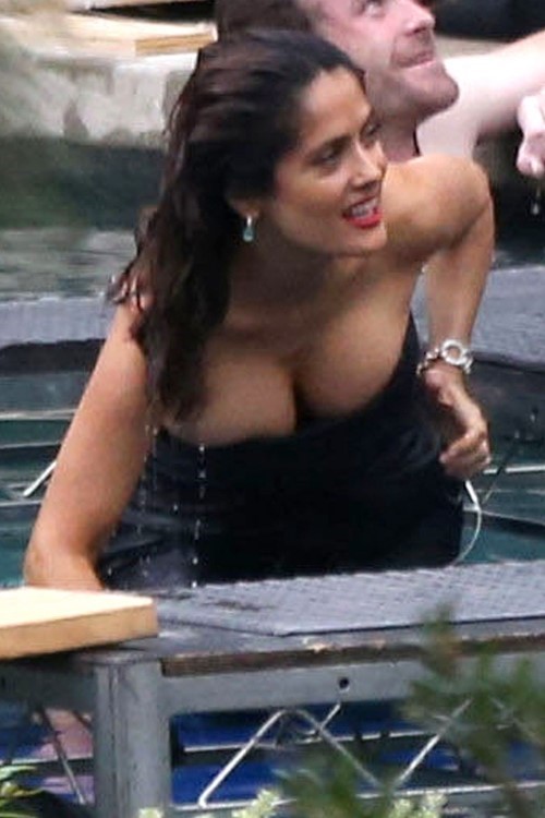 Salma Hayek Topless Busty Cleavage  nude photo