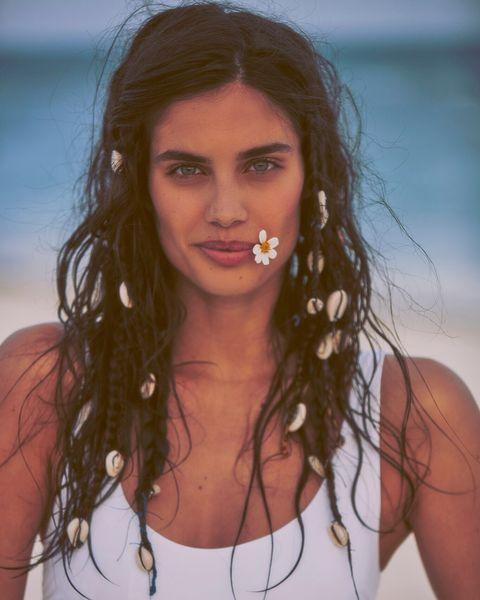 Sara Sampaio  nude photo