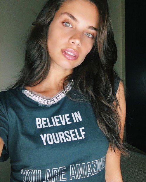 Sara Sampaio  nude photo