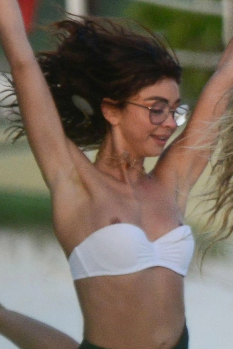 Sarah Hyland Nipples Celebrity  nude photo