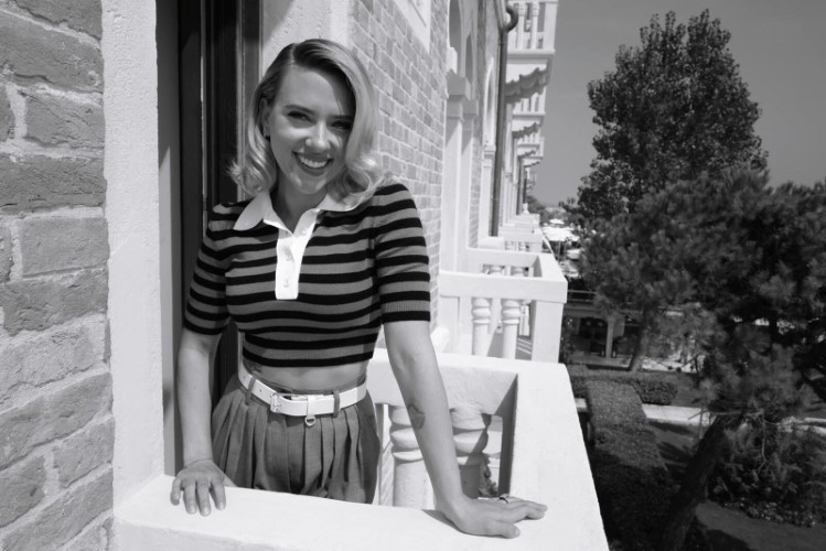 Scarlett Johansson Amazing Woman  nude photo