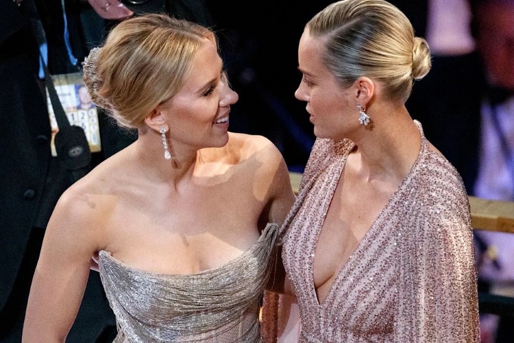 Scarlett Johansson Avengers Endgame Premiere With Brie Larson  nude photo