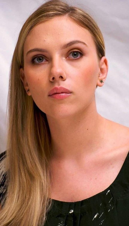 Scarlett Johansson Drop Dead Gorgeous  nude photo