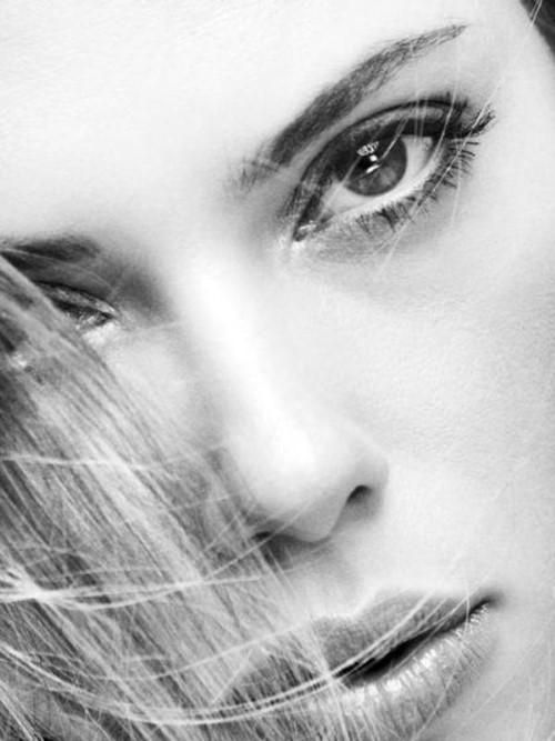 Scarlett Johansson How Close Can You Get  nude photo