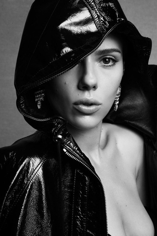 Scarlett Johansson Marie Claire  nude photo