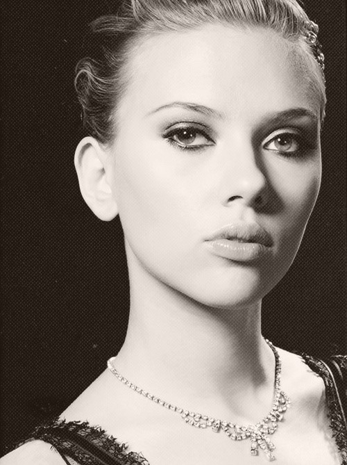 Scarlett Johansson Noir  nude photo