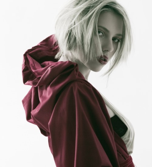 Scarlett Johansson Red Cape  nude photo