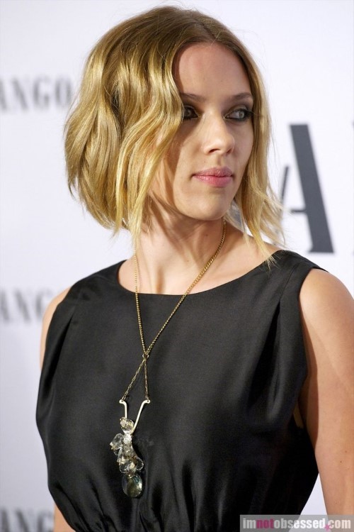 Scarlett Johansson Short Hair (2)  nude photo