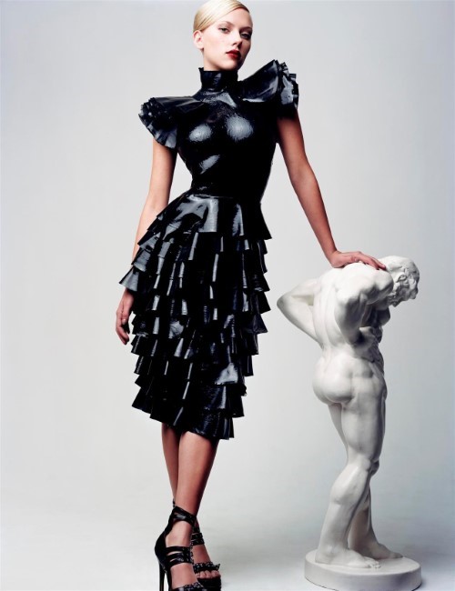 Scarlett Johansson Statuesque  nude photo