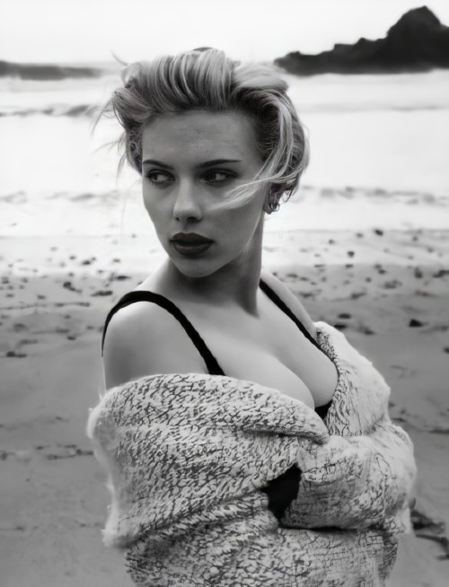 Scarlett Johansson That Stare  nude photo