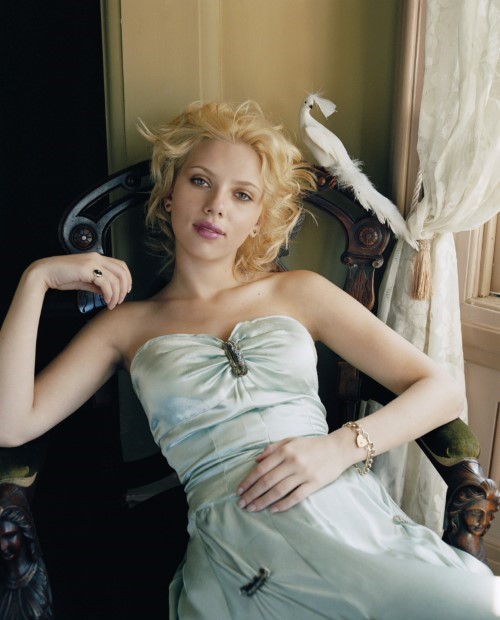 Scarlett Johansson The Chair  nude photo