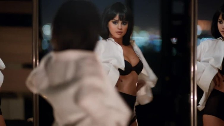 Selena Gomez Sexy 4 1024×576  nude photo