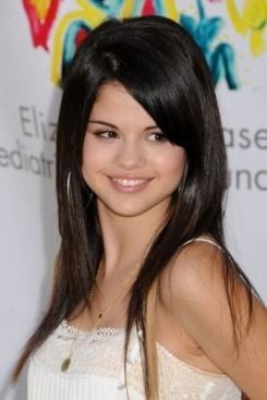 Selena Gomez Straight Hair  nude photo