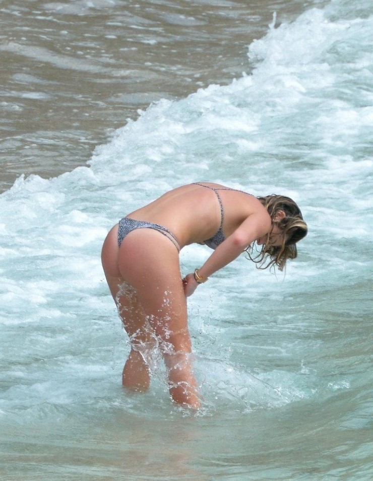 Serinda Swan Booty Bent Over In Bikini  nude photo