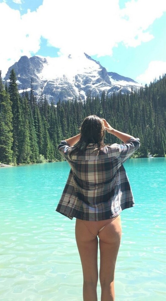 Serinda Swan Butt In Sexy Panties  nude photo