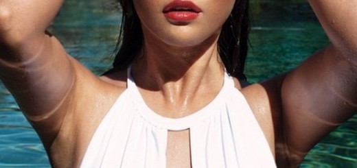 Sexy And Wet Selena Gomez  nude photo