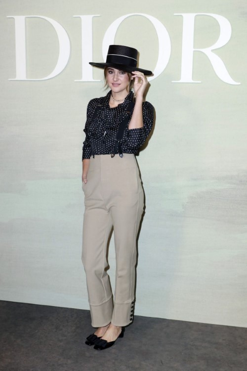 Shailene Woodley At Christian Dior Show At Paris Fashion Week 2  nude photo