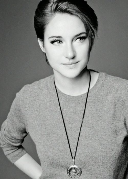 Shailene Woodley Black White  nude photo