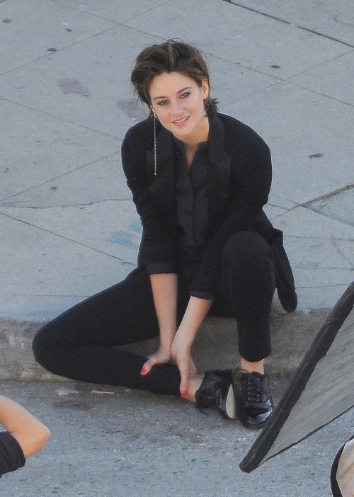 Shailene Woodley Candid Shot  nude photo