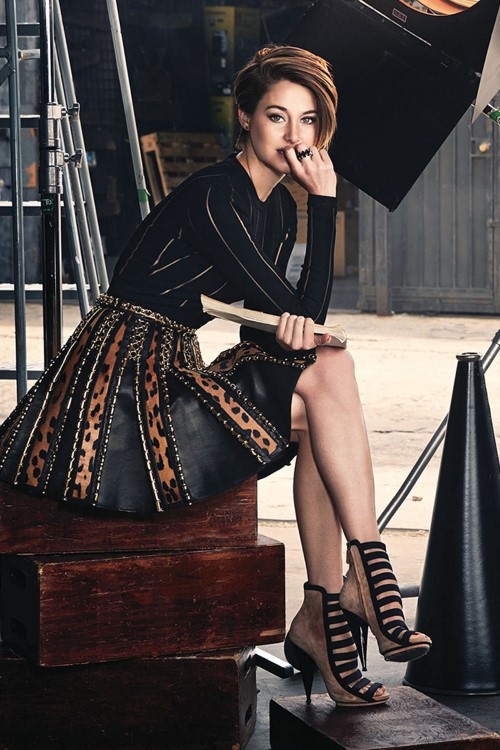 Shailene Woodley Classy  nude photo