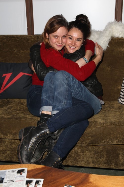Shailene Woodley Cuddles With Brie  nude photo