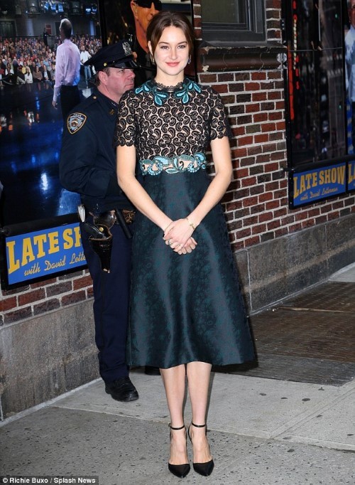 Shailene Woodley David Letterman Show  nude photo