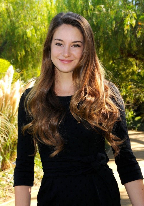 Shailene Woodley Fabulous Hair  nude photo