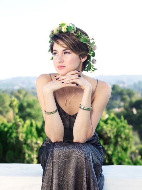 Shailene Woodley Flower Headband  nude photo