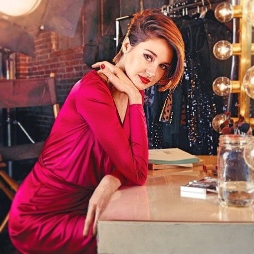 Shailene Woodley Glamour  nude photo