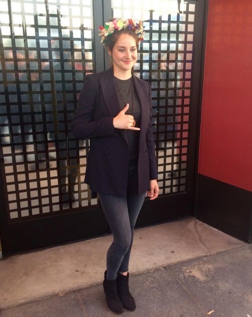 Shailene Woodley Groovy  nude photo