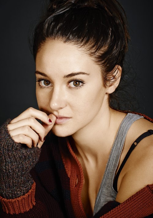 Shailene Woodley Her Eyes  nude photo