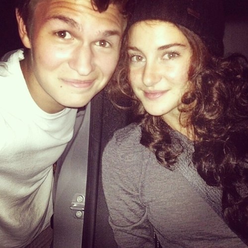 Shailene Woodley In A Wig  nude photo