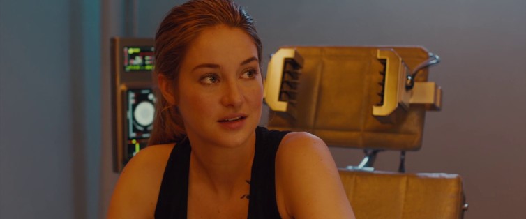 Shailene Woodley In Divergent  nude photo