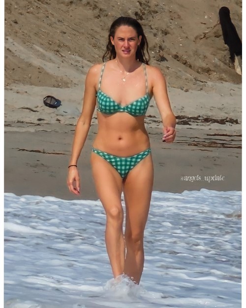 Shailene Woodley In Malibu Beach 5  nude photo